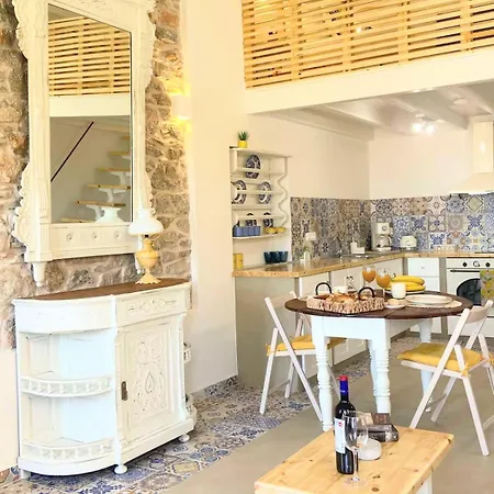 Aleminas House 2 *